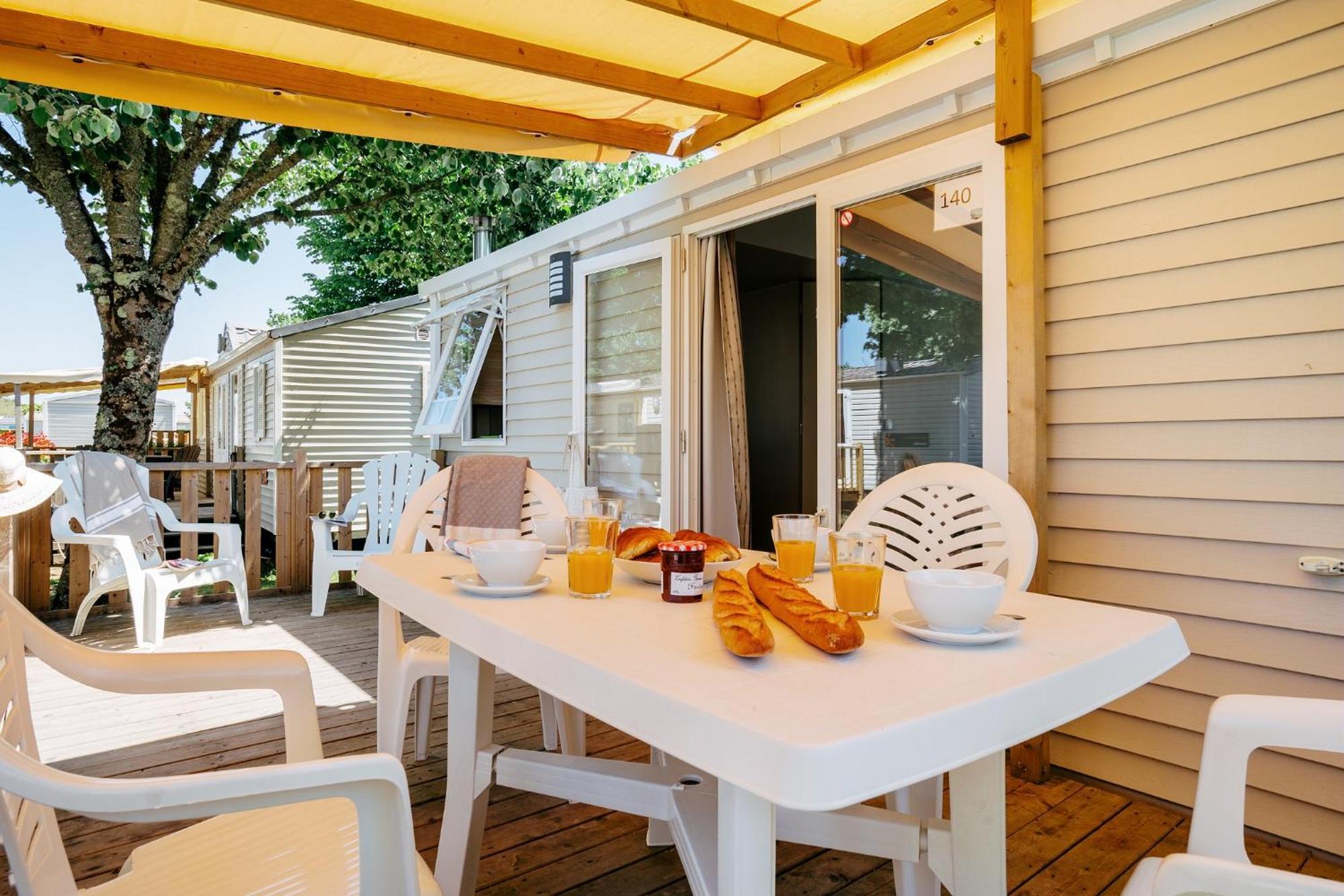 Camping Chateau De Galaure Chateauneuf-de-Galaure المظهر الخارجي الصورة