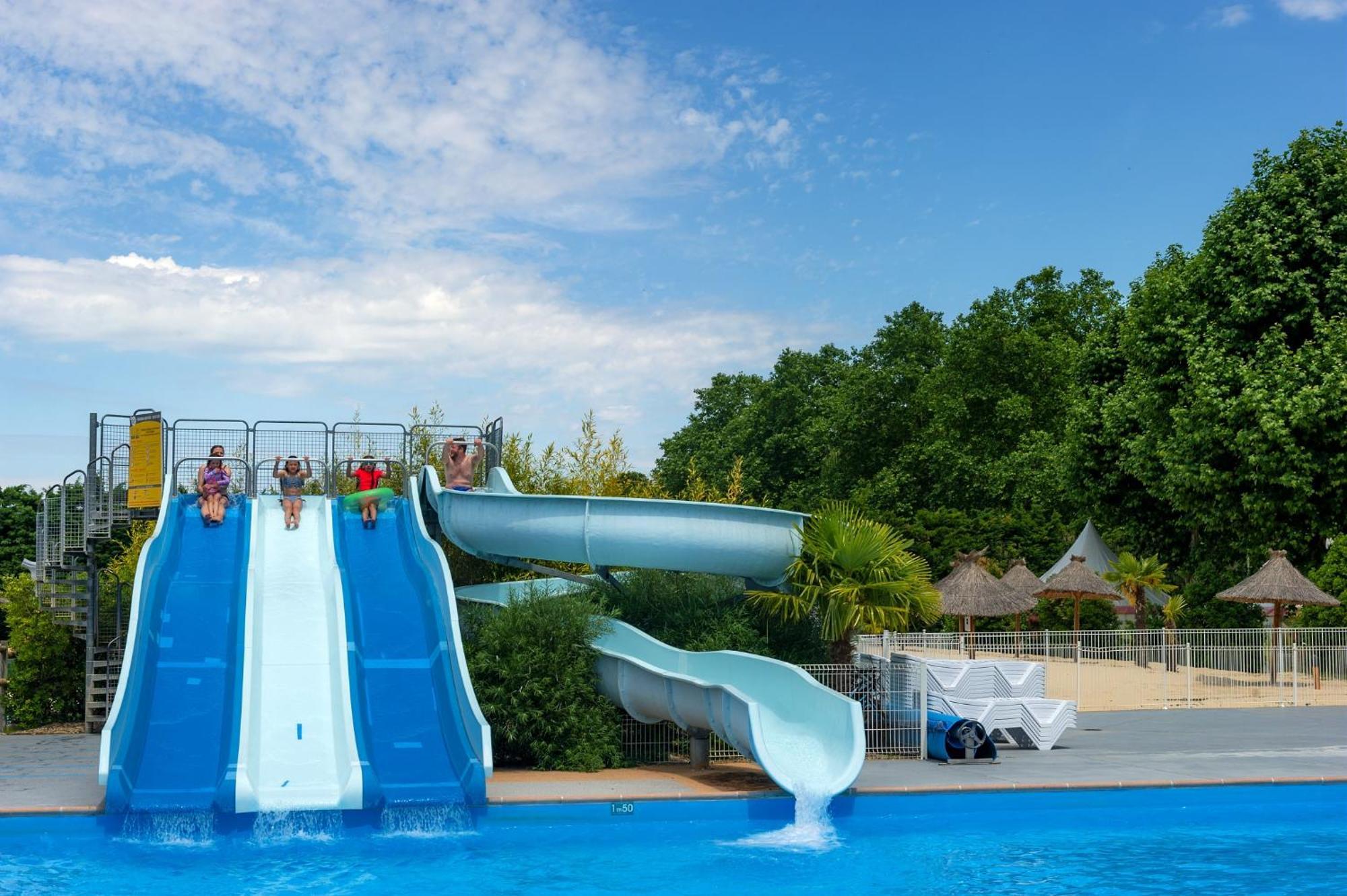 Camping Chateau De Galaure Chateauneuf-de-Galaure المظهر الخارجي الصورة